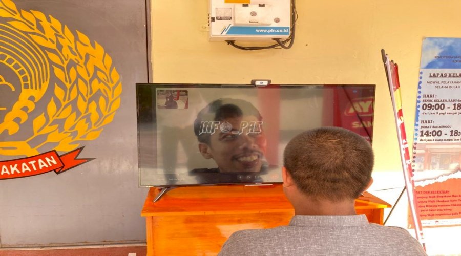 Tingkatkan Pelayanan, Lapas Tual Fasilitasi Video Call dengan Monitor Layar Lebar 