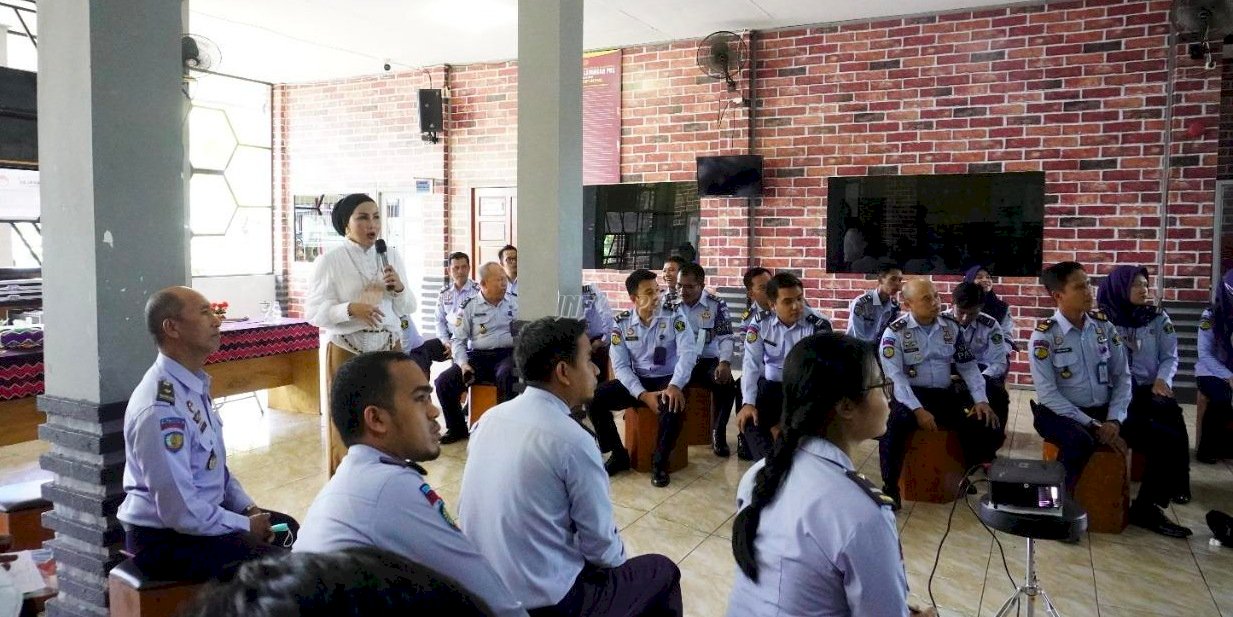 Lapas Narkotika Karang Intan Dibekali “Service Excellent” oleh Soul of Speaking Indonesia