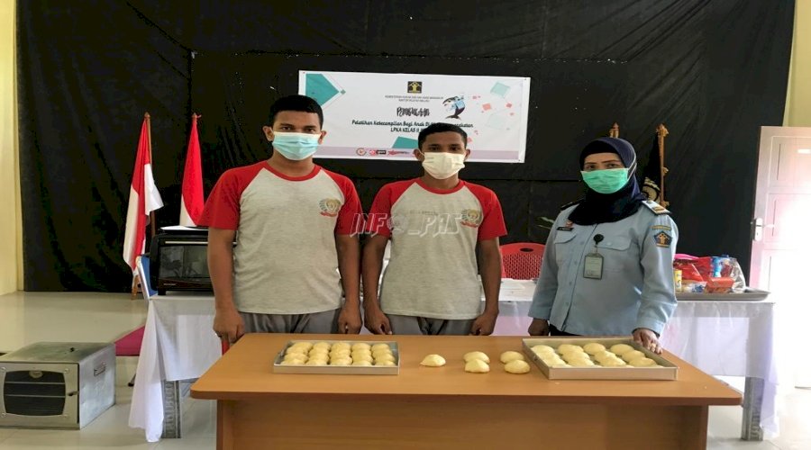 Anak LPKA Ambon Belajar Pembuatan Kue Basah