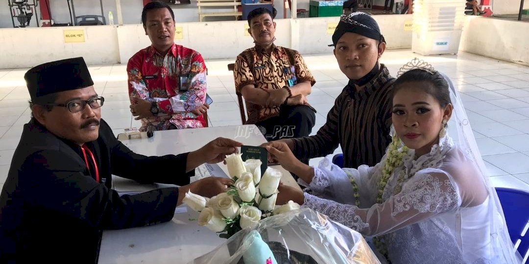 Jaga Kesetiaan Cinta, Oneng Rela Dipinang di Lapas Semarang