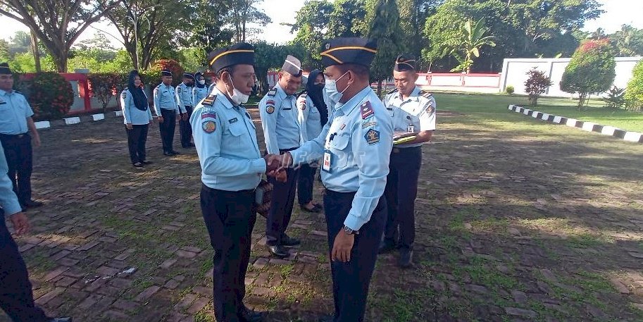 Puluhan Pegawai Pemasyarakatan di Maluku Terima Kenaikan Pangkat