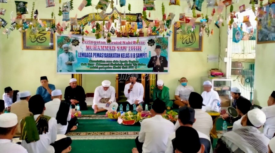 Petugas & WBP Lapas Sampit Tumbuhkan Cinta Rasulullah dengan Peringatan Maulid Nabi