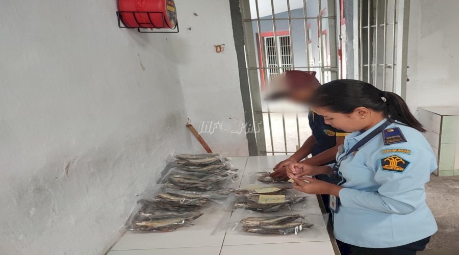 WBP Lapas Bandanaira Pelajari Pengolahan Ikan Asin