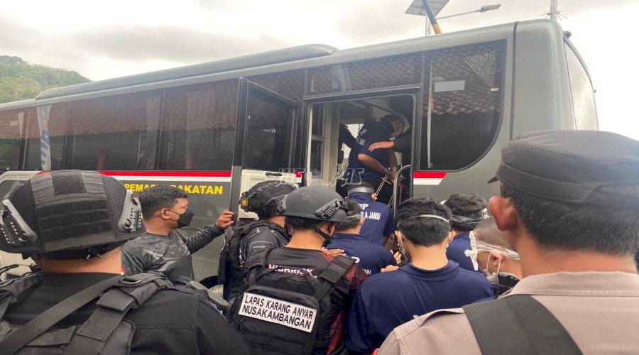 13 Narapidana Lapas Jambi Dikirim ke Pulau Nusakambangan