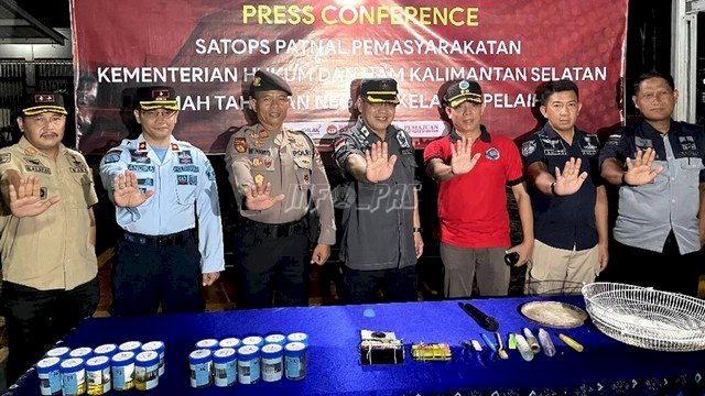 Satops Patnal Lapas Narkotika Karang Intan Ambil Bagian dalam Razia di Rutan Pelaihari