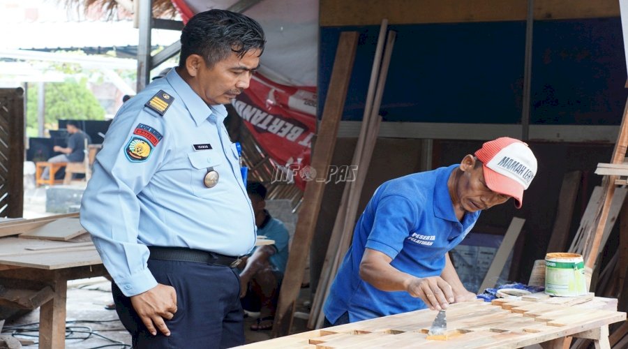 Manfaatkan Bahan Sisa Produksi, Warga Binaan Lapas Cilegon Buat Kitchen Set