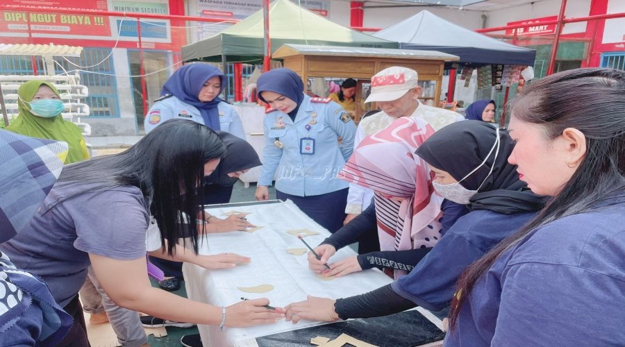 Warga Binaan Lapas Perempuan Palembang Perdalam Keterampilan Membuat Jumputan