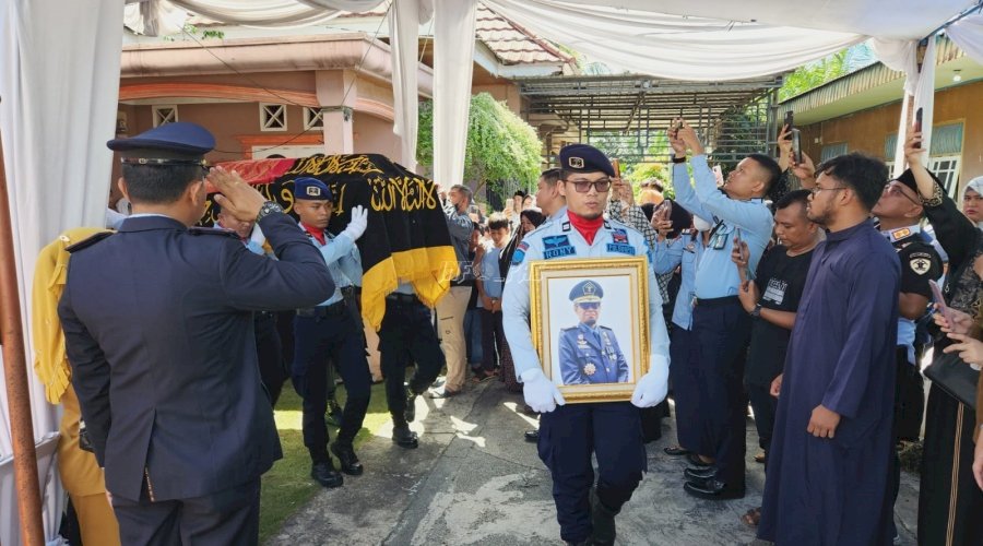 Kakanwil dan Kadivpas Sulteng Pimpin Upacara Pemakaman Kalapas Luwuk