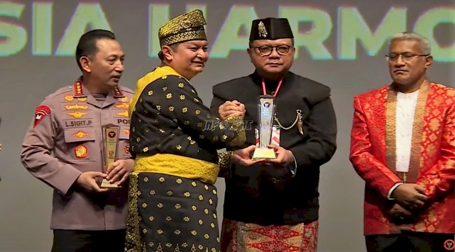 Dirjenpas dan 2 Wali Pemasyarakatan Terima Penghargaan BNPT Awards 2023