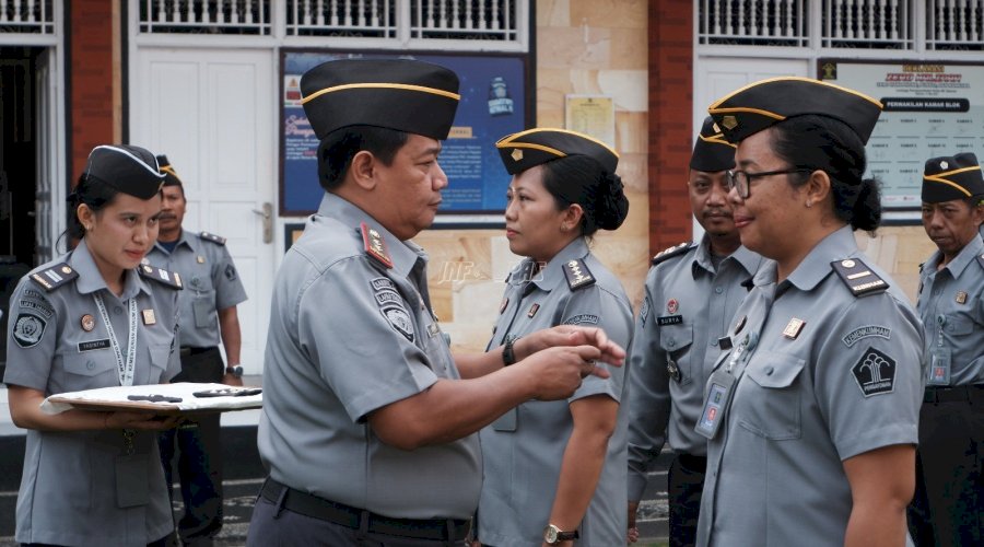 2 Petugas Lapas Tabanan Naik Pangkat, Kalapas: Ini Penghargaan dari Negara