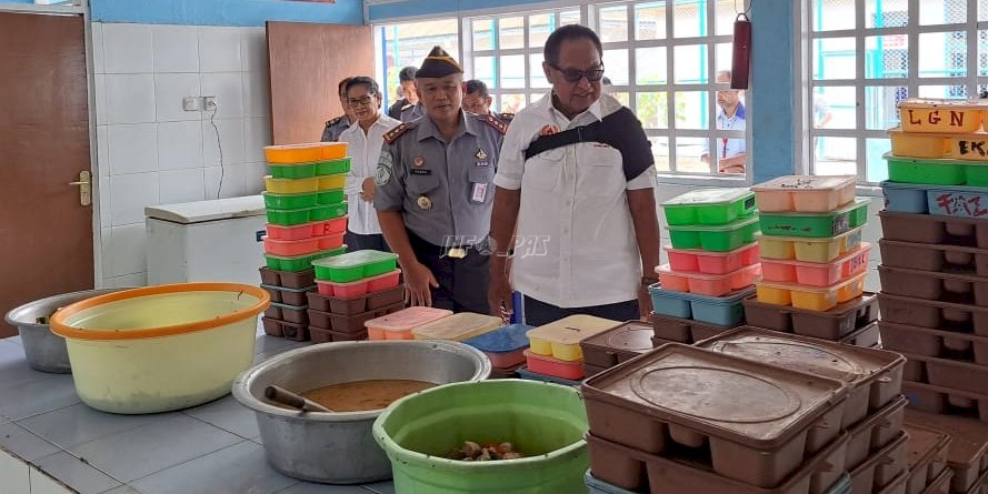 Penasihat Ahli Menkumham Sambangi dan Apresiasi Pelayanan Publik di Lapas Kalabahi