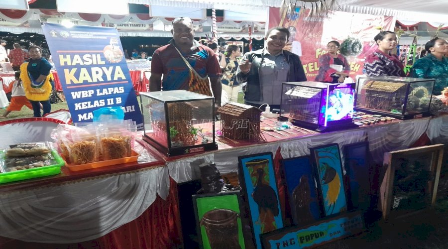 Lapas Manokwari Pamerkan Karya Warga Binaan pada Festival Teluk Doreh