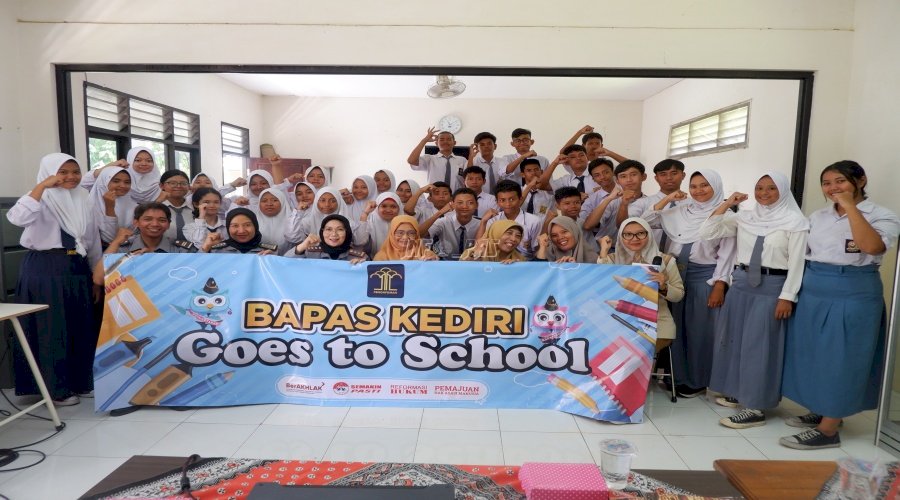 Bekali Pemahaman Hukum Lewat Bapas Kediri "Goes to School"