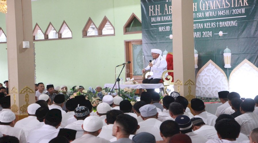 Gelar Tausiah Isra Mikraj 1445 H, Rutan Bandung Datangkan Aa Gym