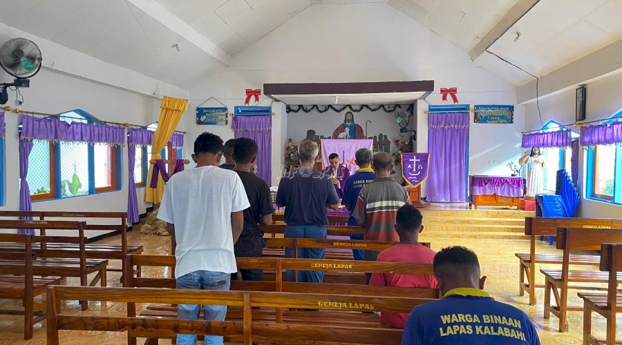 Jelang Paskah, Warga Binaan Katolik Lapas Kalabahi Beribadah Bersama Kemenag Alor
