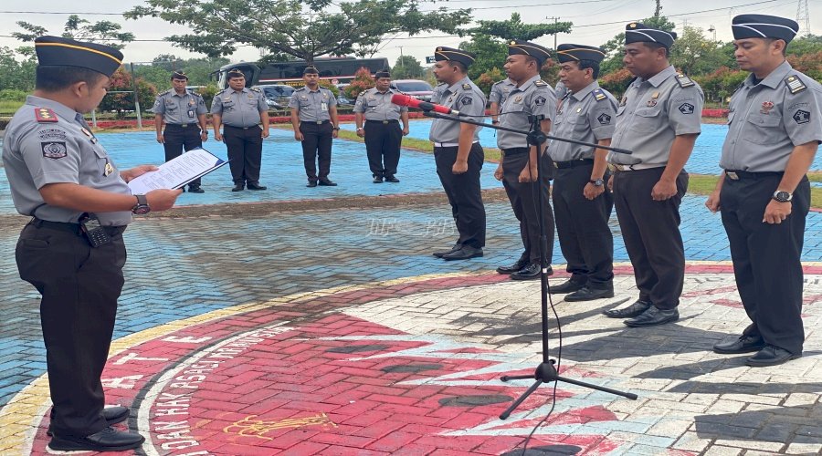 6 Petugas Lapas Banjarbaru Terima Kenaikan Pangkat