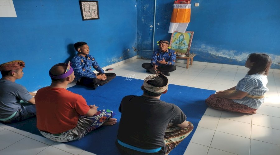 Rutan Poso Fasilitasi Warga Binaan Hindu Jalani Ibadah Puja Trisandya