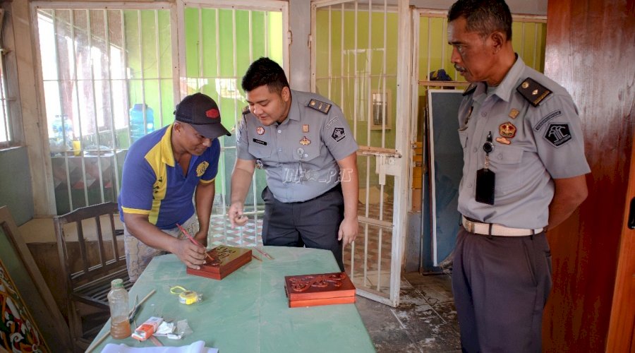 Rutan Tanah Grogot Bekali Warga Binaan dengan Keterampilan Perkayuan