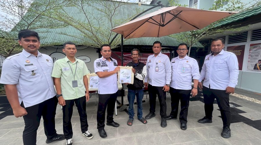 Peduli Keluarga Warga Binaan, Rutan Pontianak Bagikan Bansos