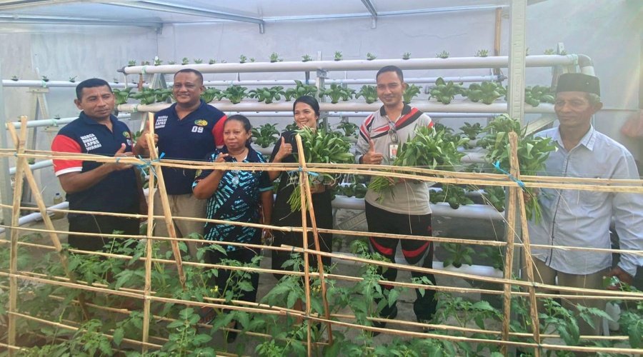 Jumat Berkah, Lapas Wahai Berbagi Hasil Panen Hidroponik kepada Pemuka Agama
