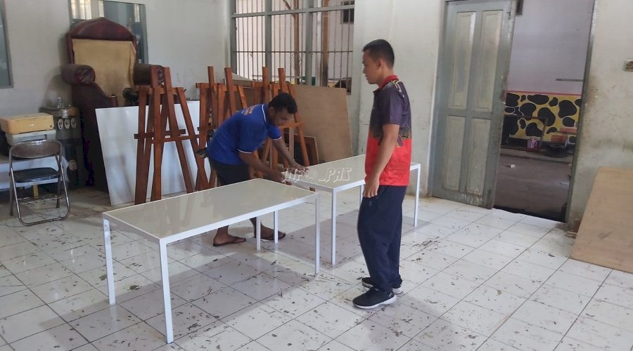 Warga Binaan Lapas Ambon Hasilkan Berbagai Meja Berkualitas