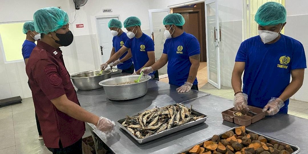 Sahur di Lapas Pemuda Madiun, dari Dapur hingga Tangan Warga Binaan