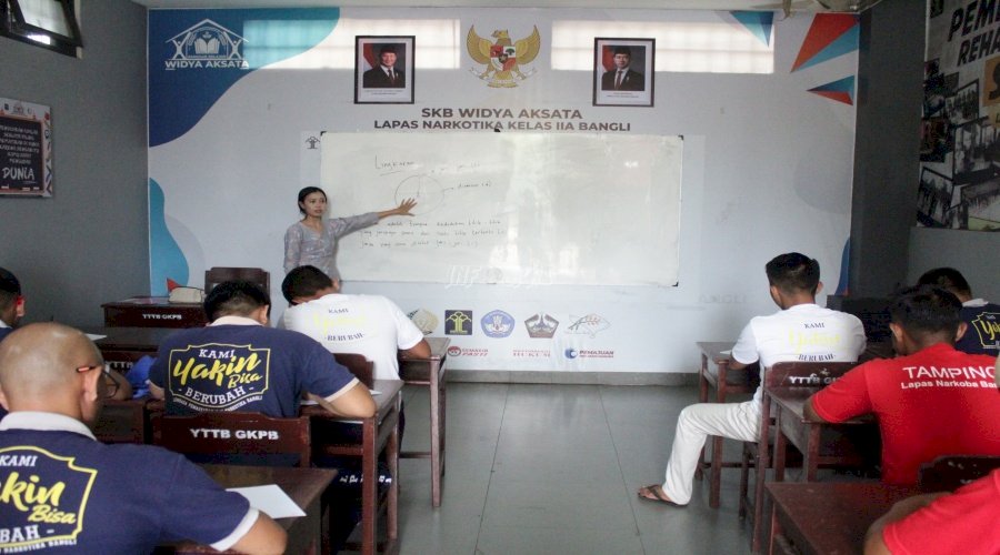 Warga Binaan Lapas Narkotika Bangli Tetap Berjuang Raih Pendidikan dalam Kejar Paket C