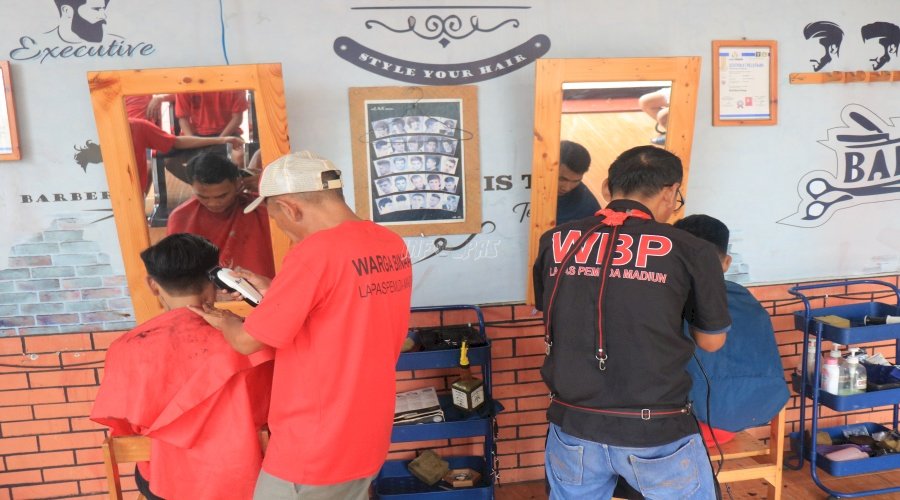 Warga Binaan Lapas Pemuda Madiun Tetap Produktif Selama Ramadan dalam Program Pembinaan Kemandirian