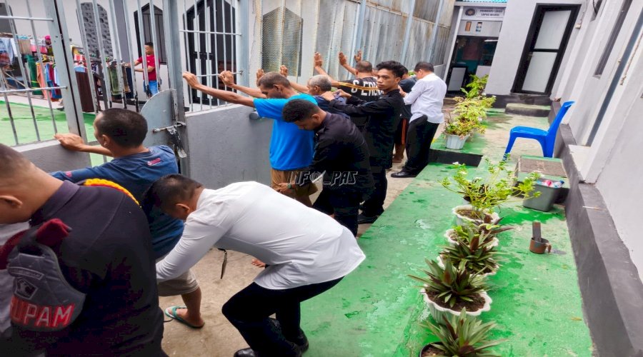 Usai Libur Lebaran, Petugas Lapas Wahai Razia Blok Hunian