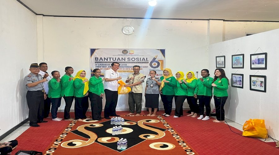 Kanwil Ditjenpas Papua Barat Salurkan Bansos dan Gelar Kegiatan Donor Darah