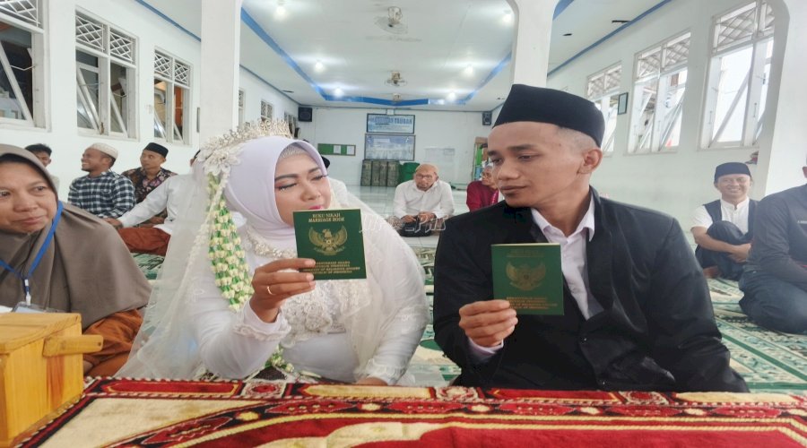 Suasana Haru Warnai Pernikahan Warga Binaan di Lapas Cilacap