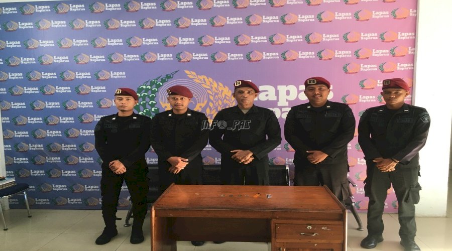 Razia Kamar Hunian Antisipasi Gangguan Kamtib di Lapas Saparua
