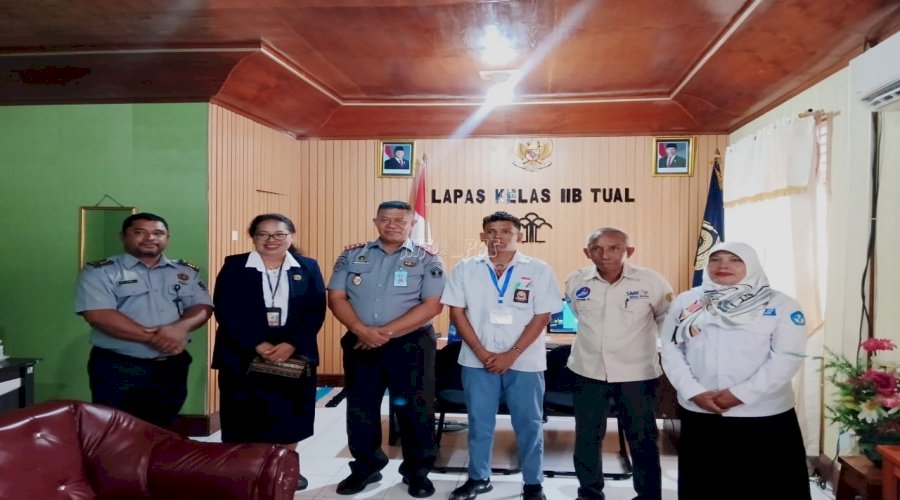 Dinyatakan Lulus, Warga Binaan Lapas Tual Terima Ijazah