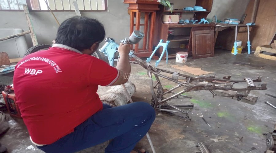 Lapas Tual Bekali Warga Binaan dengan Pelatihan Repaint Motor