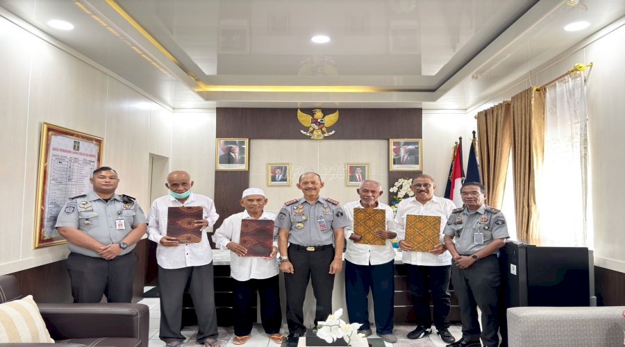 Peringati Hari Lansia, Lapas Ambon Berikan Remisi kepada Lima Warga Binaan