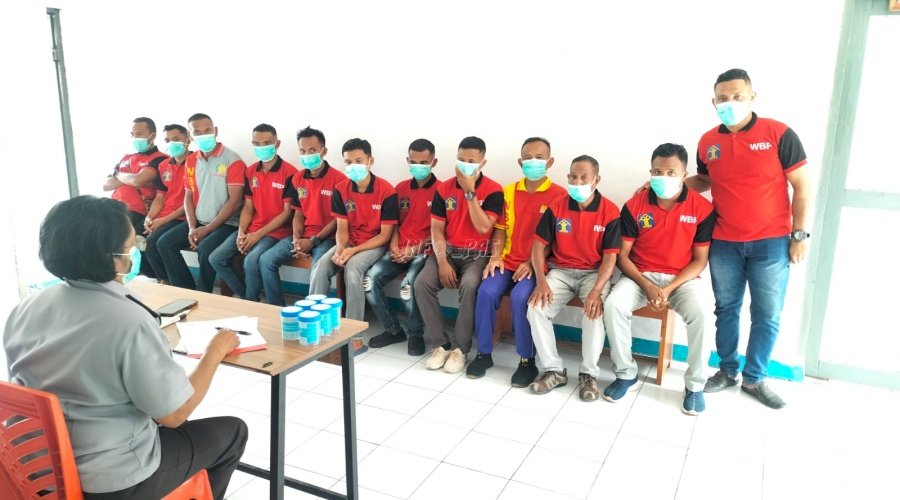 Tindaklanjuti Komitmen Bersama, Lapas Atambua Gelar Tes Urine Mendadak