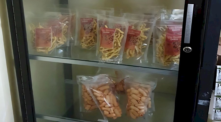 Dukung UMKM, Lapas Tual Intensifkan Produksi Stik Bawang dan Kerupuk Makaroni