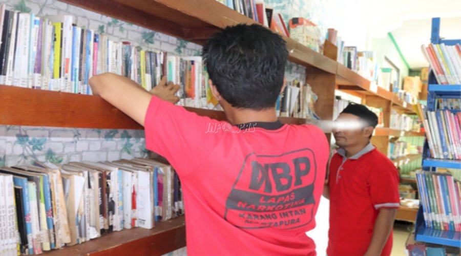 Tingkatkan Minat Baca, Warga Binaan Lapas Narkotika Karang Intan Padati Perpustakaan