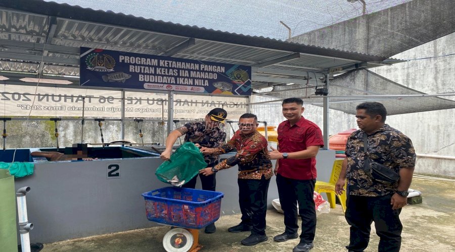 Rutan Manado Panen Ikan Nila di Sarana Asimilasi dan Edukasi 