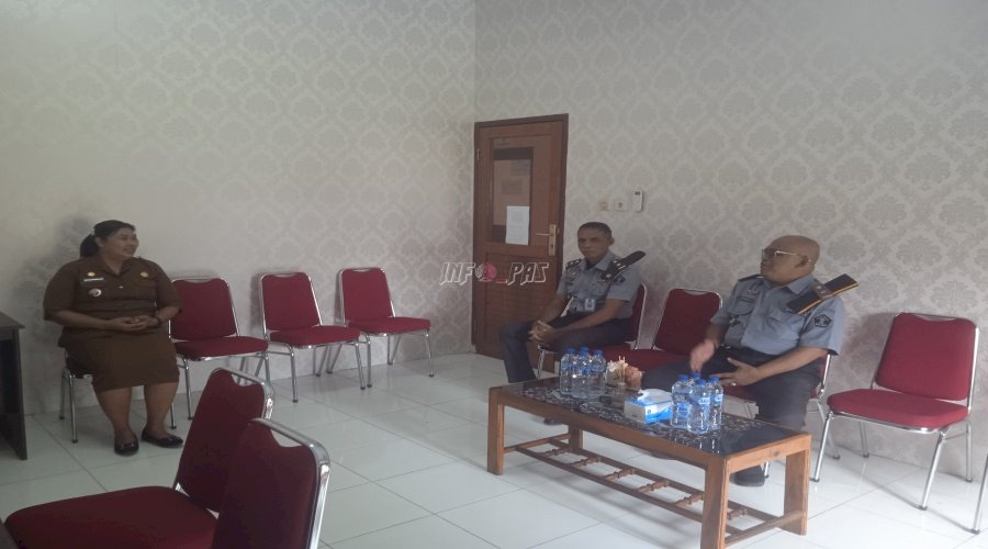 Kalapas Saparua Sambangi Camat Saparua, Bahas Peluang Kerja Sama