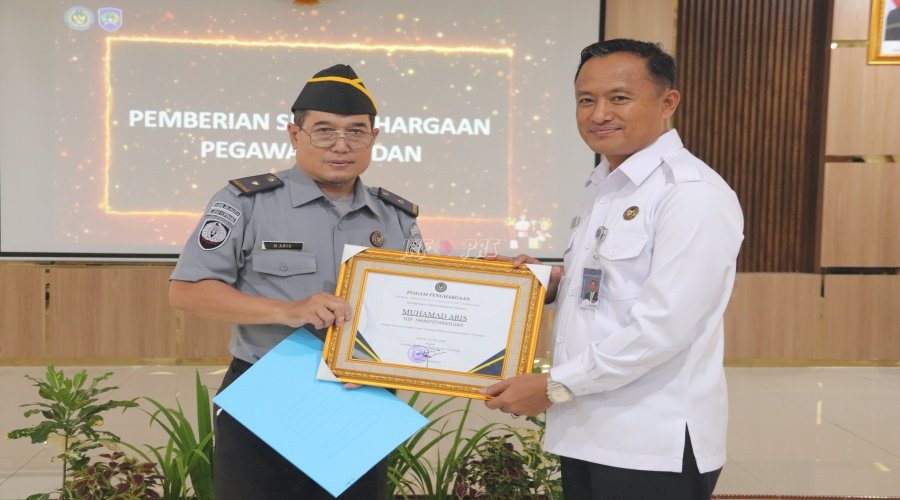 Lapas Cipinang Teguhkan Budaya Integritas, Anugerahkan Pegawai Teladan Triwulan II
