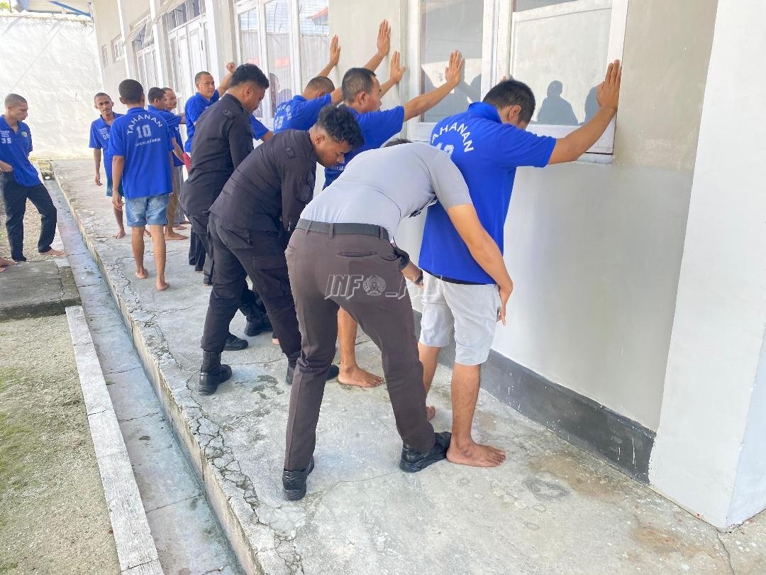 Pastikan Aman, Lapas Namlea Laksanakan Razia dan Deteksi Dini Gangguan Kamtib