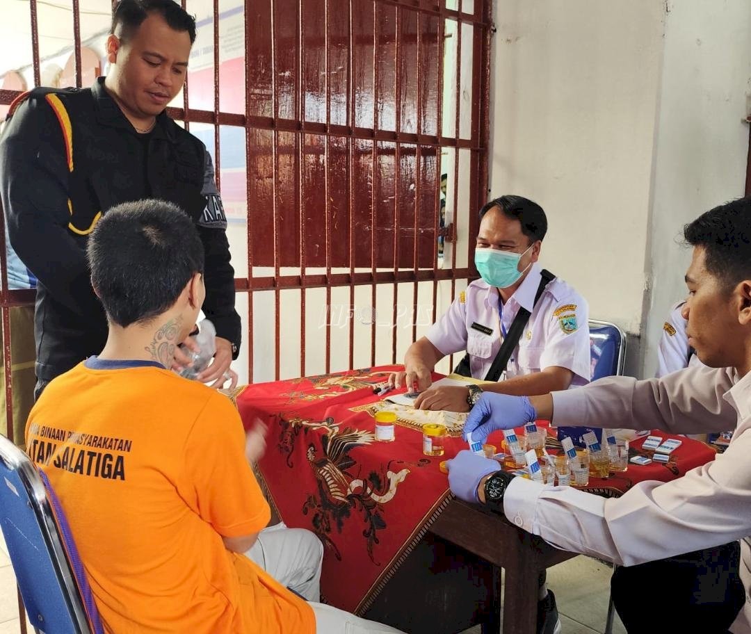 Pastikan WBP Sehat dan Bebas Narkoba, Rutan Salatiga Lakukan VCT dan Tes Urine