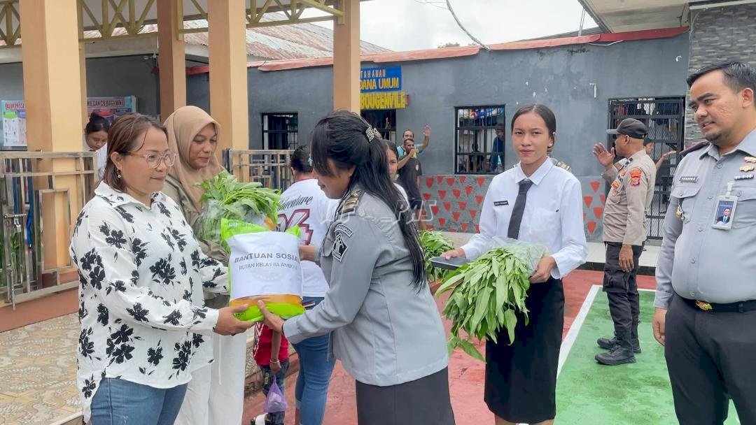 Tebar Kepedulian, Rutan Ambon Salurkan Bantuan Sosial untuk Keluarga Warga Binaan