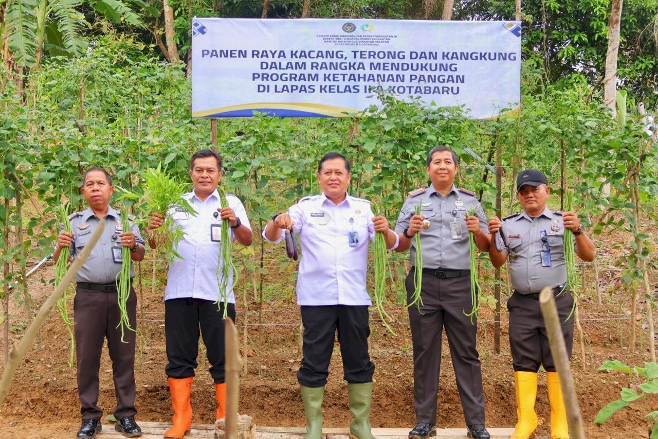 Kakanwil Ditjenpas Kalsel Tinjau Panen Raya dan Perkuat Integritas Petugas Lapas Kotabaru