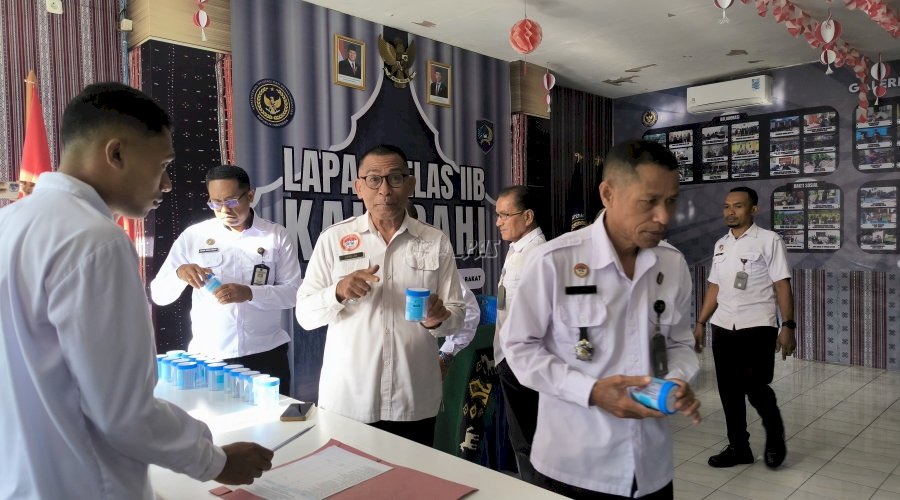 Komitmen Anti Narkoba, Jajaran Lapas Kalabahi Jalani Tes Urine Insidentil