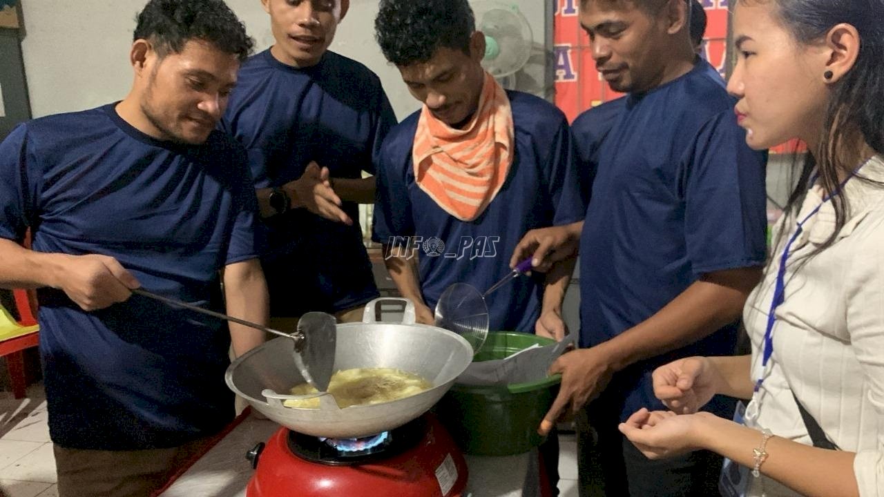 Praktik Pengolahan Tempe & Keripik Singkong, Lapas Ambon Dorong Kemandirian Warga Binaan