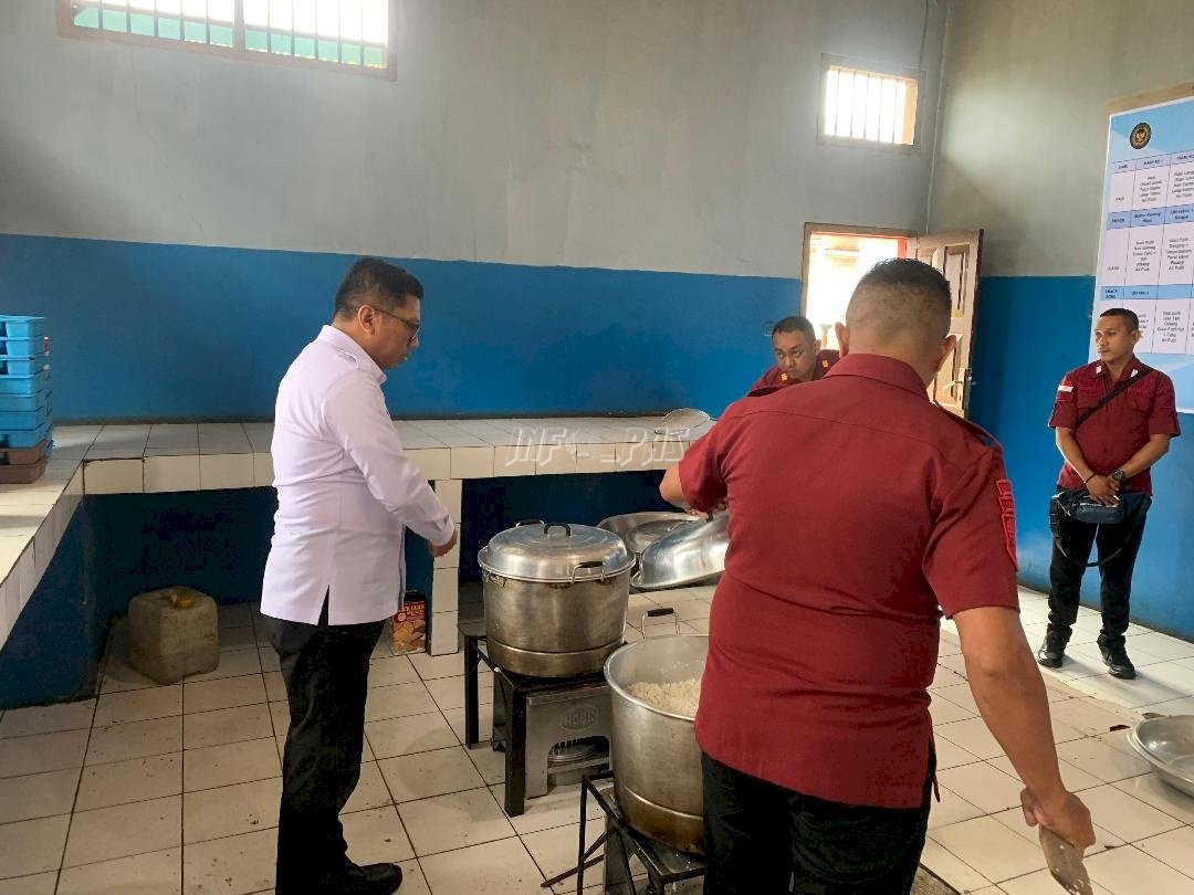 Tiingkatkan Layanan Pemasyarakatan, Kakanwil Ditjenpas Maluku Kunjungi Lapas dan Bapas Saumlaki