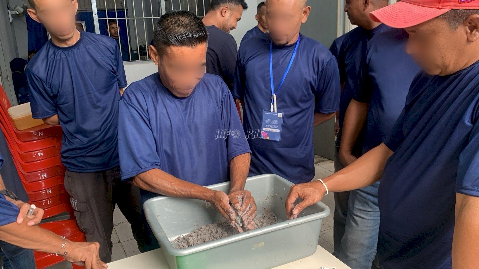 Lapas Ambon Latih Warga Binaan Jadi Pengusaha Keripik dan Telur Asin