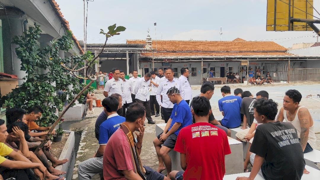 Bangun Semangat Kerja, Kakanwil Ditjenpas Jateng Sambangi Lapas Tegal 